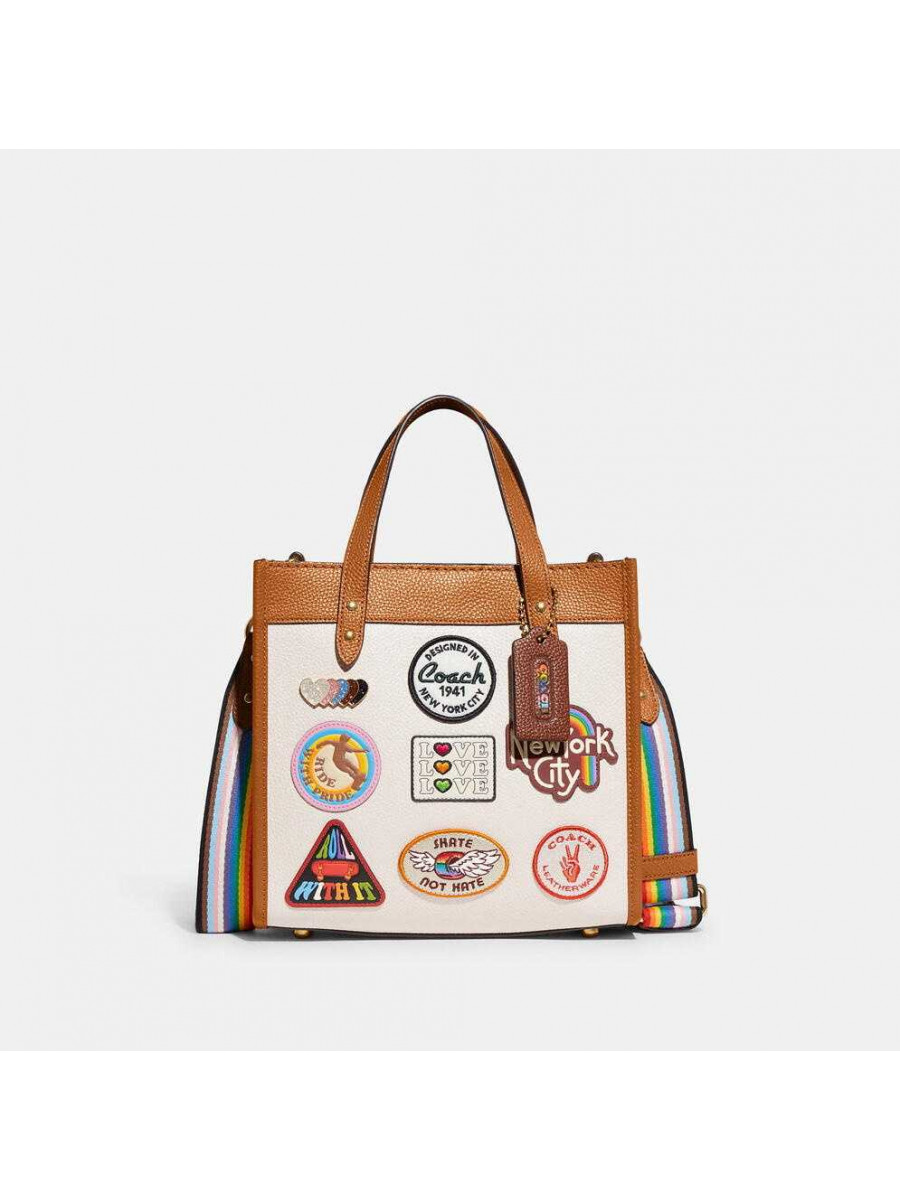 Сумка Coach Field Tote 22 With Patches (B4/Chalk Multi) Coach