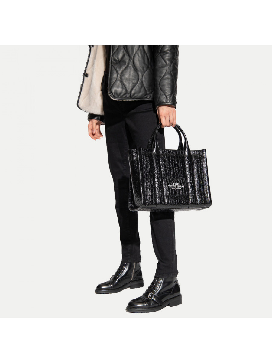 СУМКА MARC JACOBS THE MEDIUM CROC-EMBOSSED TOTE BAG BLACK